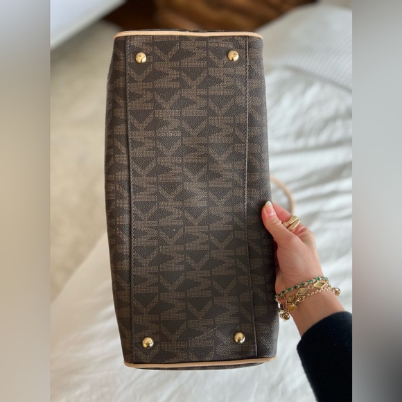 Michael Kors Purse - Picture 5 of 6